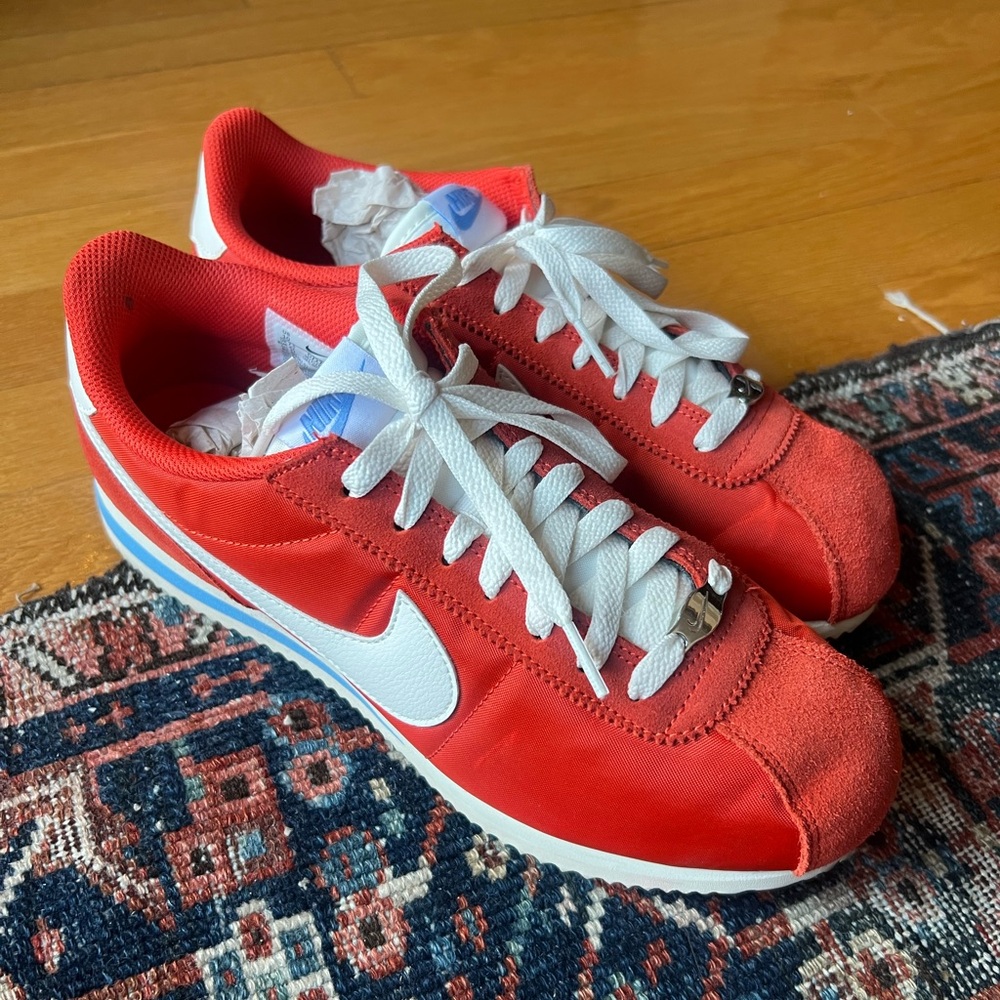 Nike Cortez red
